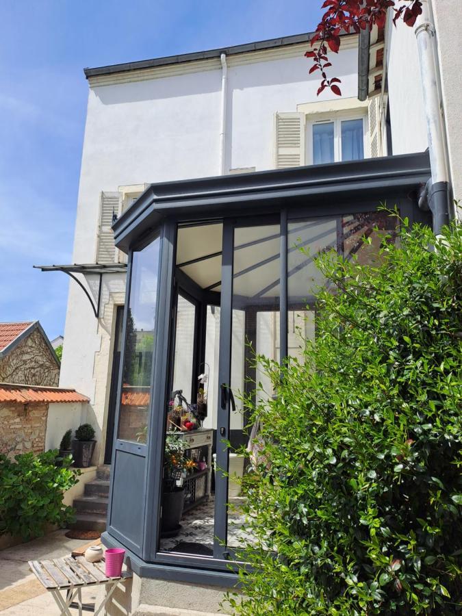 F1 Proche Des Thermes Vichy Exterior foto